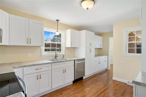 Kitchen - 24 Joy Cir, Walhalla, SC 29691 photo 1 of 3