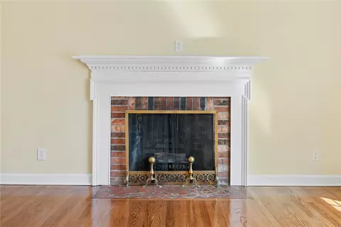 Living - 24 Joy Cir, Walhalla, SC 29691 photo 2 of 3