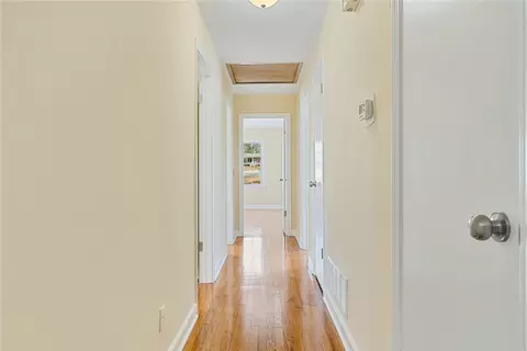 Entry Way - 24 Joy Cir, Walhalla, SC 29691 photo 3 of 3
