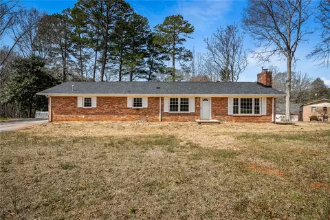 24 Joy Cir, Walhalla, SC 29691
