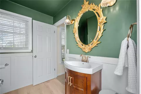 Bath - 212 Dayton Dr, Easley, SC 29642 photo 4 of 5