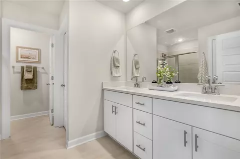 Bath - 134 Longleaf Ln, Pendleton, SC 29670 photo 1 of 3