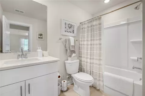 Bath - 134 Longleaf Ln, Pendleton, SC 29670 photo 3 of 3