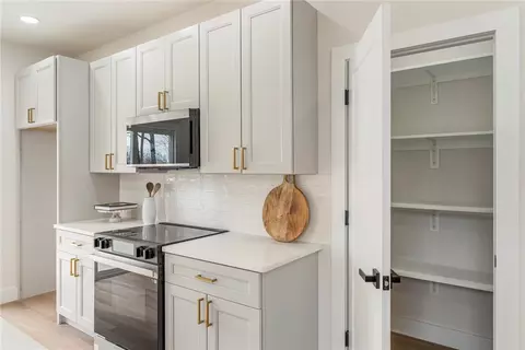 Kitchen - 215 Sunset Dr, Easley, SC 29640 photo 2 of 4