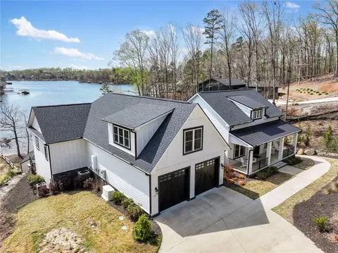 427 Sue Craig Rd, Six Mile, SC 29682