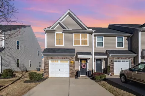 308 Huntingdale Pl, Simpsonville, SC 29681