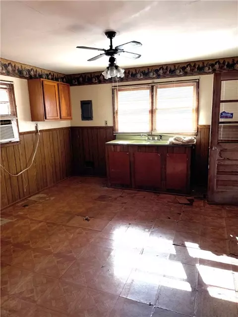 604 E South Boundary St, Walhalla, SC 29691 photo 4