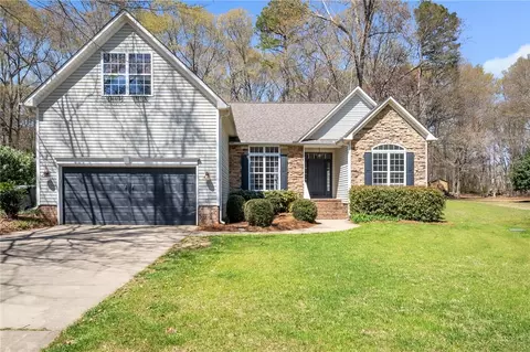 111 Pleasant Woods Rd, Piedmont, SC 29673
