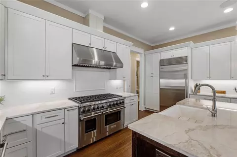 Kitchen - 114 Peninsula Ct, Sunset, SC 29685 photo 4 of 4