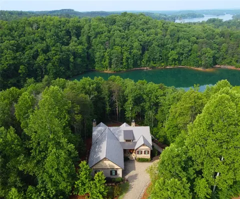 114 Peninsula Ct, Sunset, SC 29685