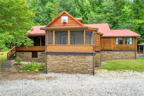 785 Rock Crusher Rd, Walhalla, SC 29691
