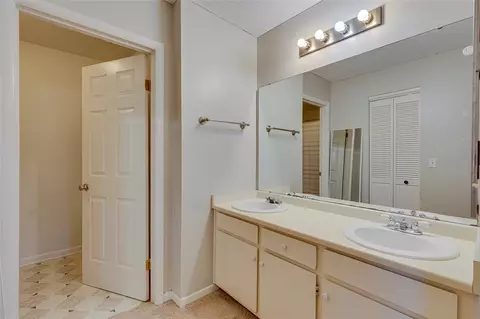 Bath - 106 Terrace Rd, Easley, SC 29642 photo 1 of 5