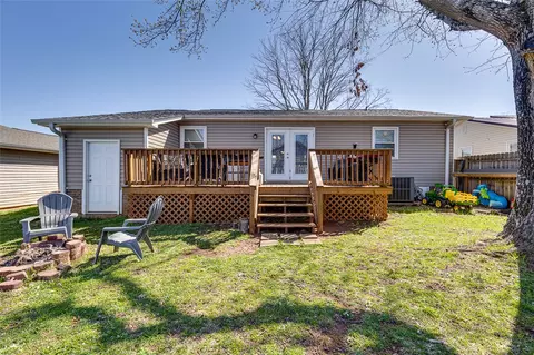 Exterior - 106 Terrace Rd, Easley, SC 29642 photo 5 of 8