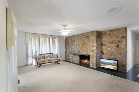 Living - 30 Joy Cir, Walhalla, SC 29691 photo 2 of 5