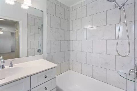 Bath - 30 Joy Cir, Walhalla, SC 29691 photo 2 of 2