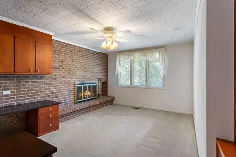 Living - 30 Joy Cir, Walhalla, SC 29691 photo 5 of 5