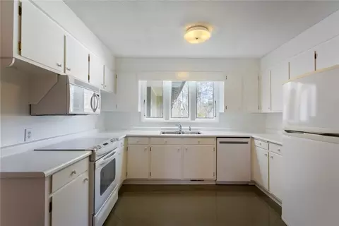 Kitchen - 30 Joy Cir, Walhalla, SC 29691 photo 1 of 2