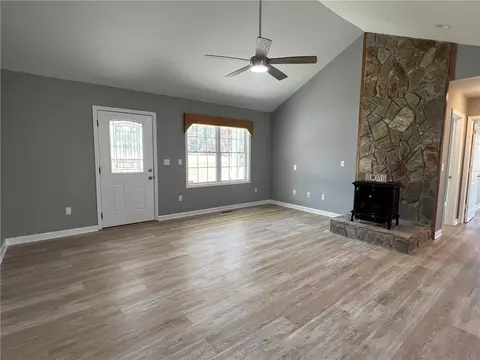 Living - 120 Georges Knl, Easley, SC 29640 photo 2 of 4