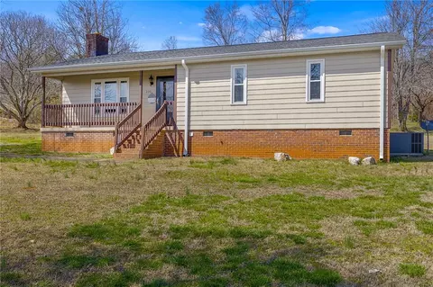 230 Lost Valley Rd, Pickens, SC 29671 photo 2