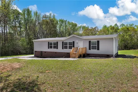 225 W Lake St, Iva, SC 29655