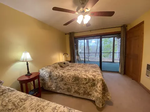Bedroom - 364 Cardinal Ln, Toccoa, GA 30577 photo 4 of 5
