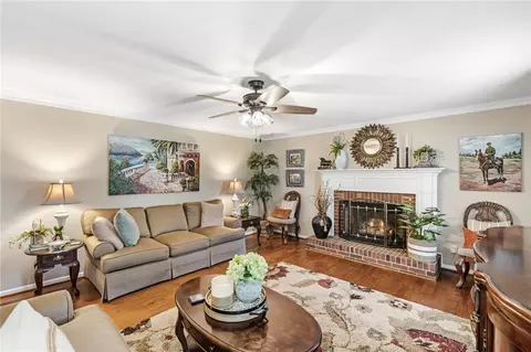 Living - 808 Cely Rd, Easley, SC 29642 photo 2 of 2