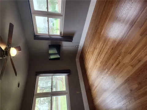 Living - 901 Hopkins Ave, Pendleton, SC 29670 photo 3 of 3