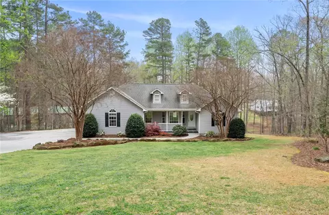 219 Chattan Ct, Walhalla, SC 29691