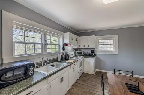 Kitchen - 123 Cobb St, Easley, SC 29640 photo 2 of 3
