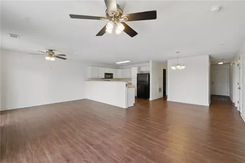 Living - 108 Daniel Dr # 207, Clemson, SC 29631 photo 5 of 5
