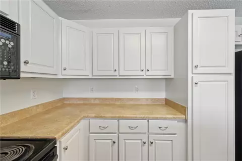 Kitchen - 108 Daniel Dr # 207, Clemson, SC 29631 photo 2 of 4