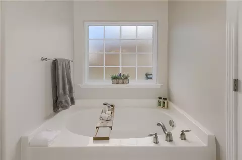 Bath - 133 Easy Gap Rd, Anderson, SC 29621 photo 3 of 4