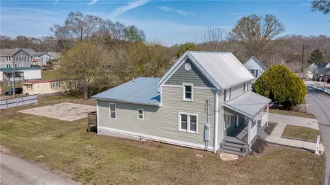 Exterior - 32 Lyman St, Pelzer, SC 29669 photo 6 of 8