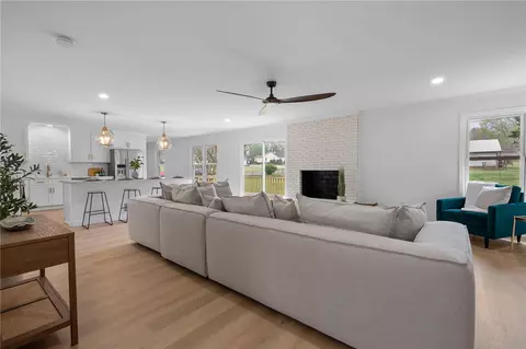 Living - 530 Old Pendleton Rd, Easley, SC 29642 photo 3 of 5