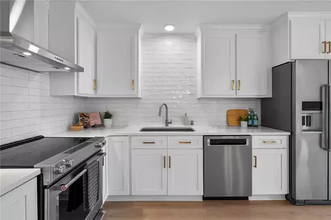 Kitchen - 530 Old Pendleton Rd, Easley, SC 29642 photo 6 of 9