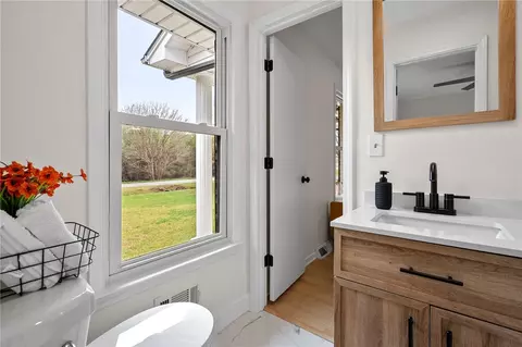 Bath - 530 Old Pendleton Rd, Easley, SC 29642 photo 1 of 7