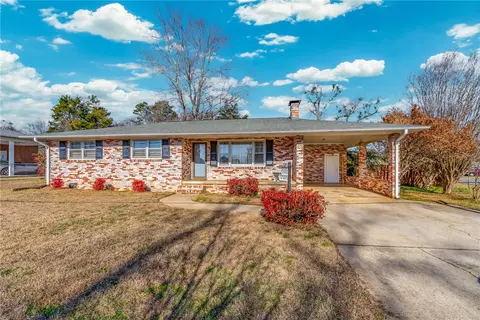 27 Whilden Dr, Williamston, SC 29697