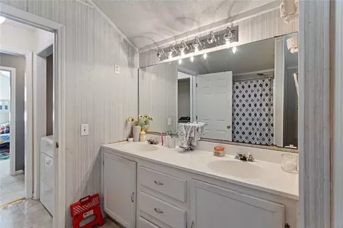Bath - 16 Adger St, Pelzer, SC 29669 photo 2 of 2