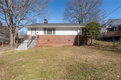 104 Langston Dr, Greenville, SC 29617