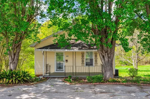 311 Lakeside Dr, Westminster, SC 29693 photo 2