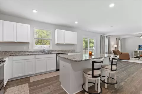 Kitchen - 172 Queens Mill Ct, Pendleton, SC 29670 photo 3 of 5