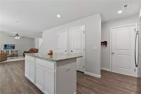 Entry Way - 172 Queens Mill Ct, Pendleton, SC 29670 photo 2 of 6