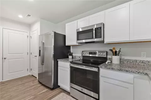 Kitchen - 172 Queens Mill Ct, Pendleton, SC 29670 photo 5 of 5