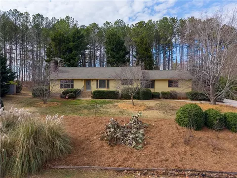 1605 Keowee Lakeshore Dr, Seneca, SC 29672