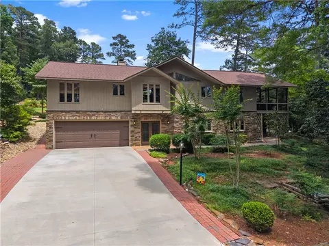 3 Windward Ct, Salem, SC 29676