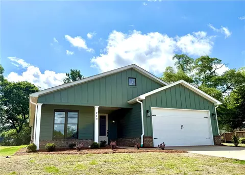 714 Greenville St, Pendleton, SC 29670
