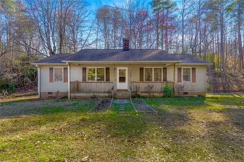 609 Massingill Memorial Dr, Pickens, SC 29671