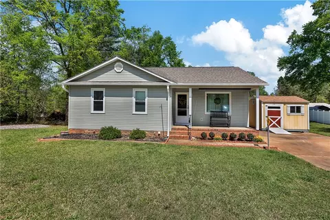 563 Breazeale Rd, Liberty, SC 29657