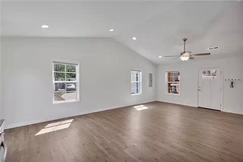 Living - 187 Crystal Ln, Walhalla, SC 29691 photo 4 of 4