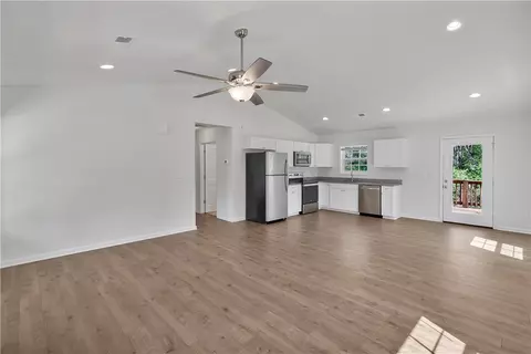Living - 187 Crystal Ln, Walhalla, SC 29691 photo 2 of 4
